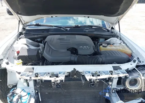 2017 Dodge Challenger Sxt Plus z USA, uszkodzony, nr VIN 2C3CDZAG4HH572900